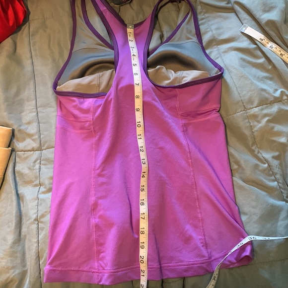 Medium Nike Racerback - Picture 8 of 8